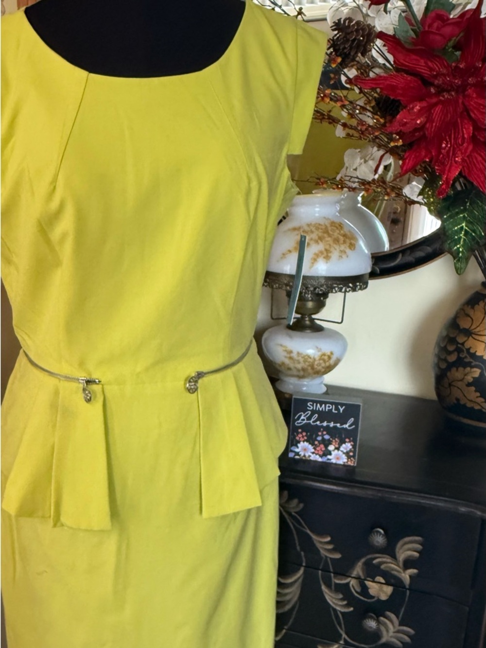 ANTONIO MELANI Bright Yellow Sheath Dress with Peplum Detail - Picture 8 of 17